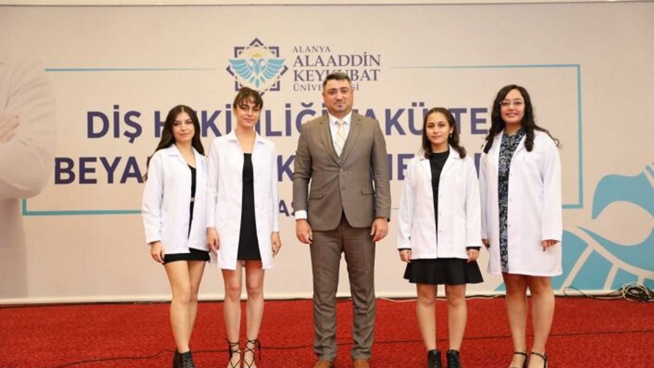 ALKÜ’de hekim adaylarının beyaz önlük heyecanı