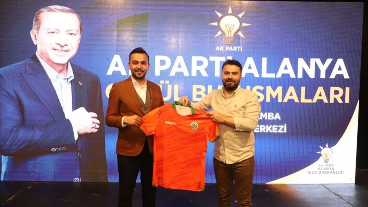 Alanya'da Gönül Buluşmaları'nın ilk konuğu Uzun oldu