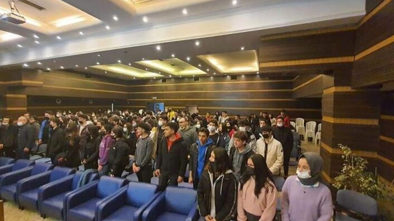 Alanyalı öğrencilere moral ve motivasyon semineri