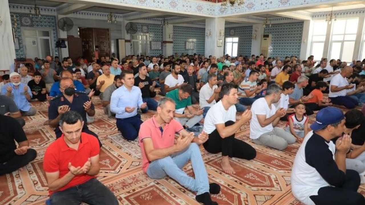 Alanya’da 15 Temmuz şehitleri için mevlid okutuldu.