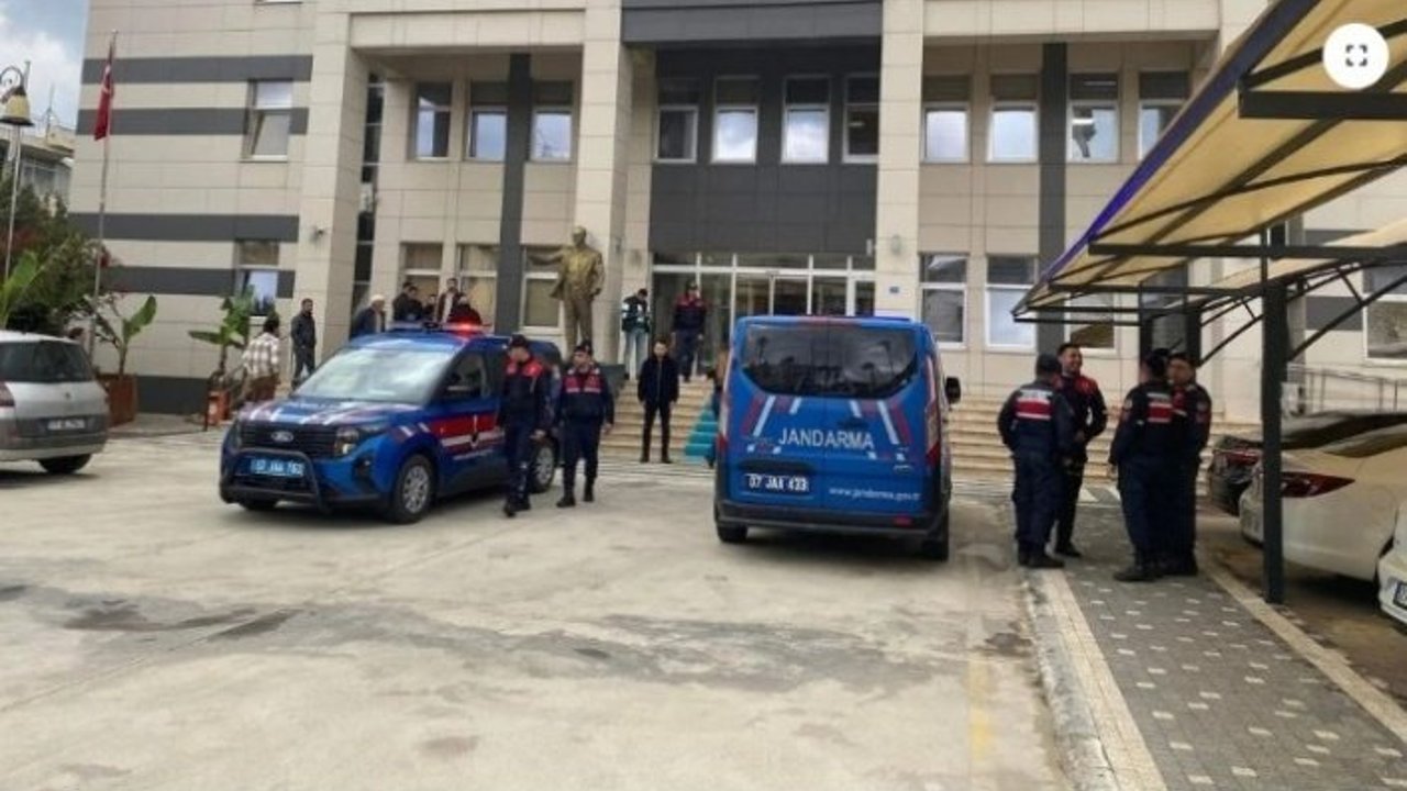 Alanya ve Gazipaşa’da iş insanlarına gözaltı