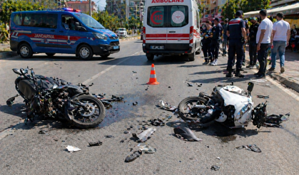 Alanya’da motosikletler çarpıştı: 1 sürücünün durumu ağır