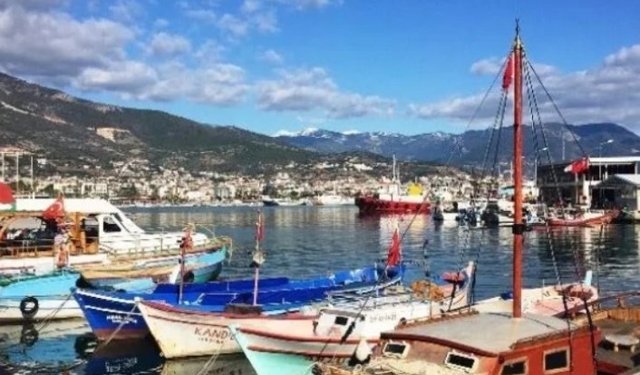 Alanya Balıkçı Barınağı’nda İhale Bekleyişi Sürüyor