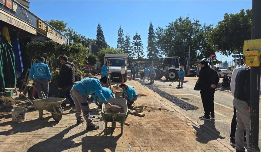 Vites yükseltildi: Alanya’da asfalt mesaisi geceye taşındı